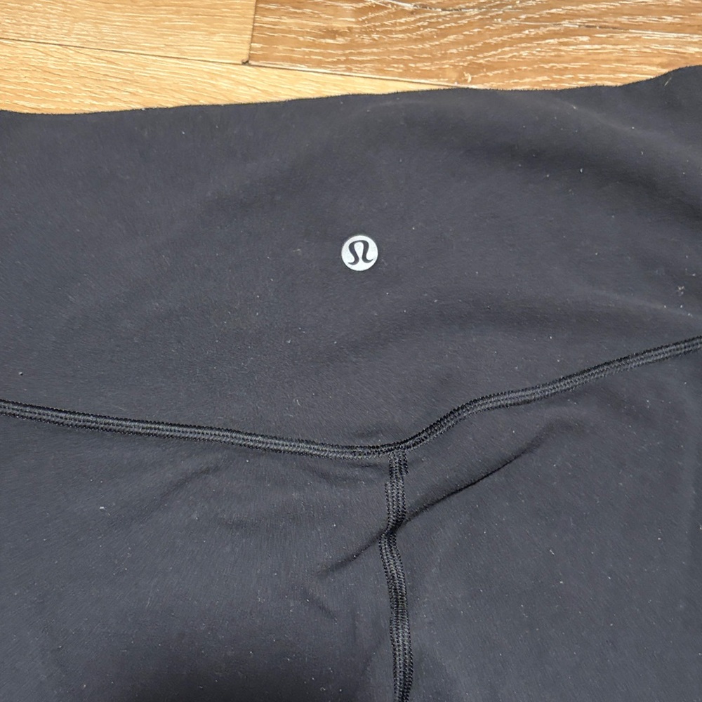 Lululemon black leggings crop 21 - Picture 3 of 7